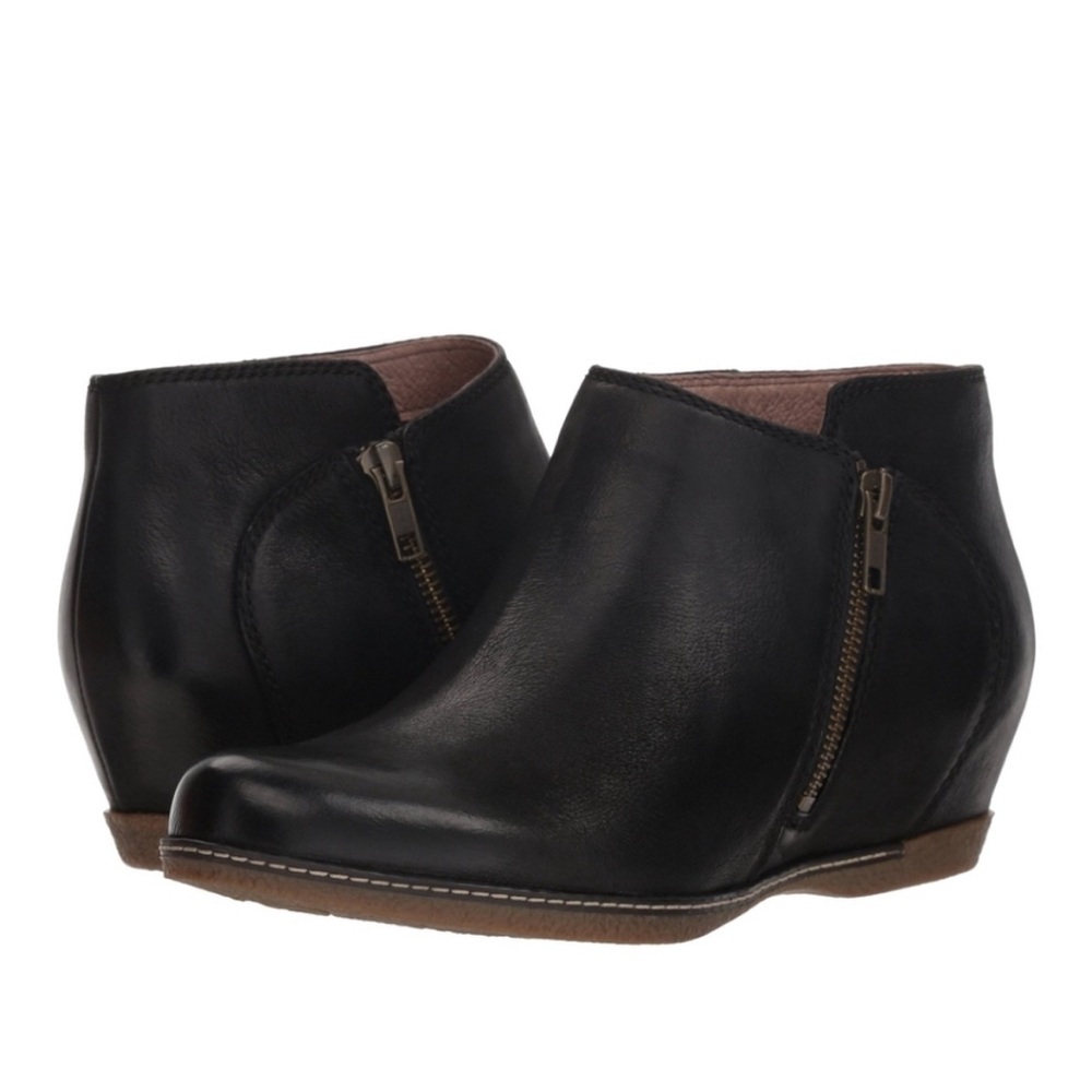 Dansko Women's Leyla Hidden Wedge Bootie sz 37 / Black